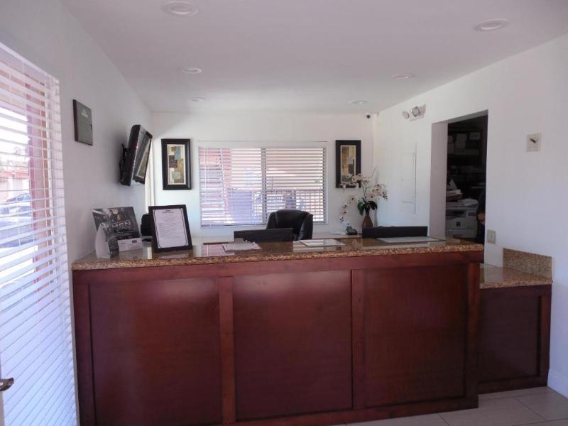 Howard Johnson Suites By Wyndham San Diego Chula Vista Bayft Exterior photo